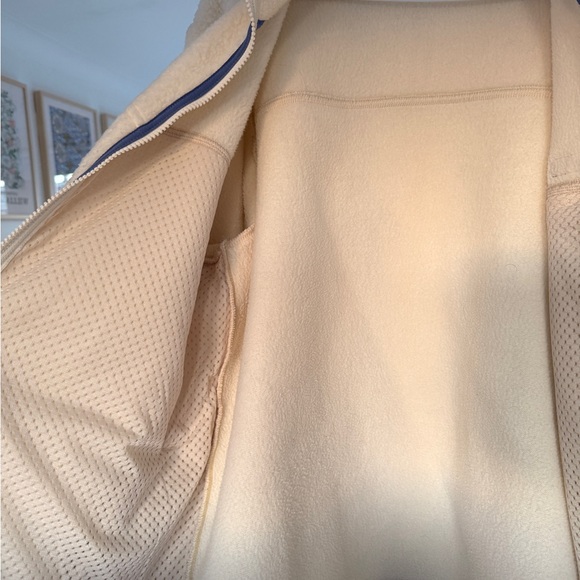 Patagonia Cream Fleece Jacket - Picture 3 of 6